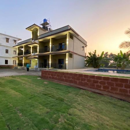 O'Nest Countryside Hotel Surai Bagian luar foto